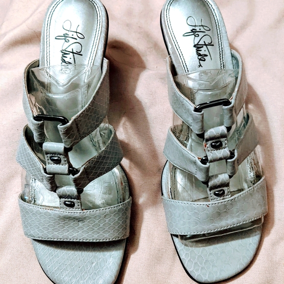 Life Stride Shoes - NWOT light grey open heels